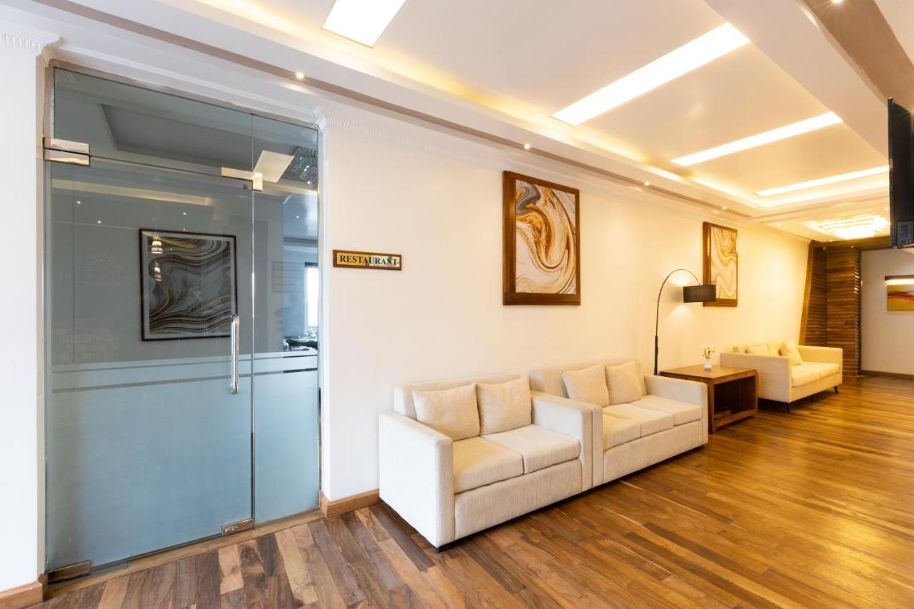 Отель Grand Turf 5*