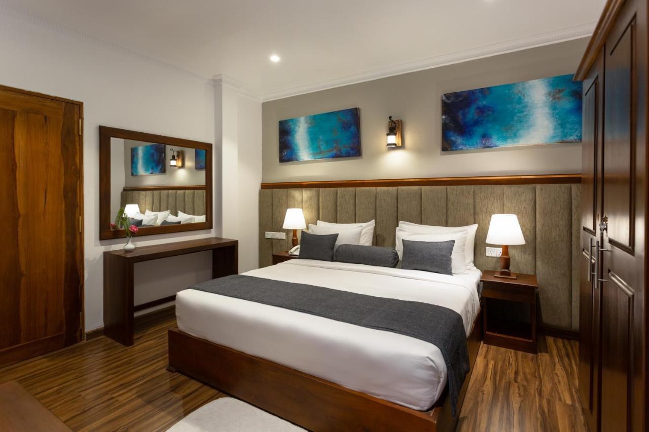 Отель Grand Turf 5*